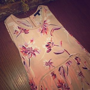 Women’s floral 🌺 top